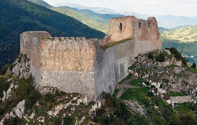 Castillo de Montségur, murallas.
