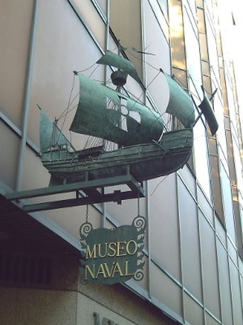 Entrada al Museo Naval de Madrid.